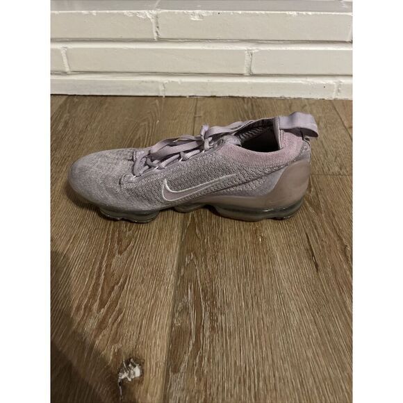 Nike Air Vapormax 2021 FK Womens Size 9.5 Pink Athletic Shoe Sneakers DH4088-600 - Picture 6 of 8